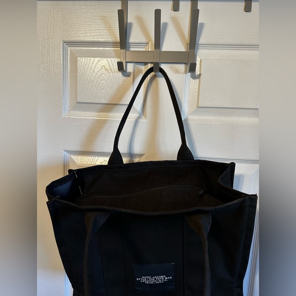 Marc Jacobs The Canvas Large Tote Bag in black - Picture 6 of 10